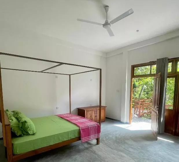 Majatalo Jungle Escape Hiriketiya