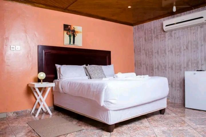 پانسیون Ngenani Guest House