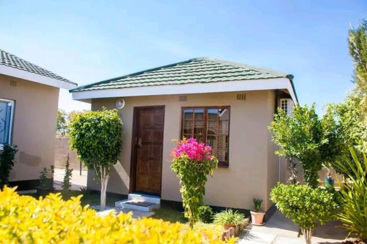 پانسیون Ngenani Guest House