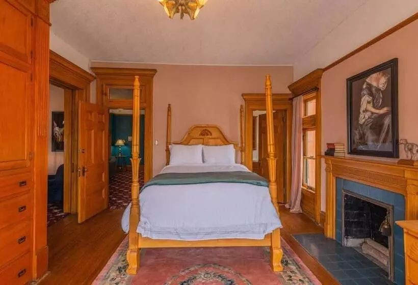 Aamiaismajoitus (B&B) Orman Mansion   Pueblo S Most Luxurious Stay!