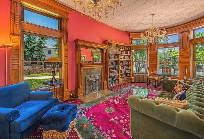 Aamiaismajoitus (B&B) Orman Mansion   Pueblo S Most Luxurious Stay!
