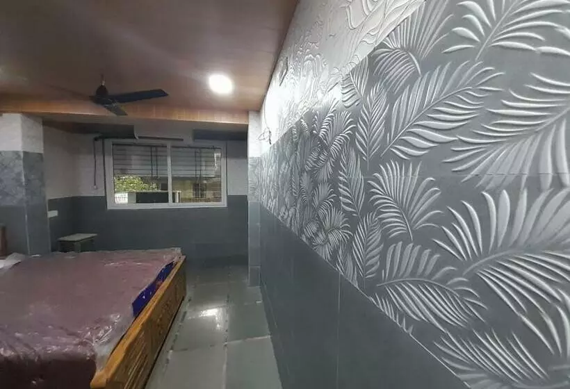 Hotelli Aaiye Lodging & Boarding By Wb Inn