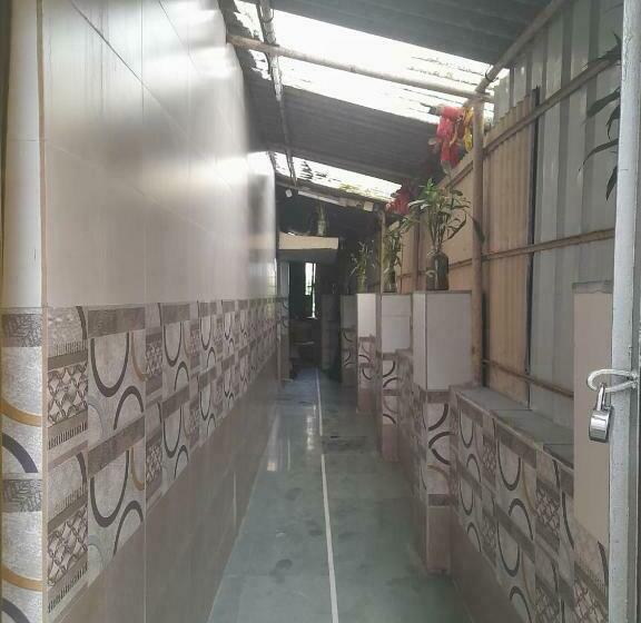 Hotel Aaiye Lodging & Boarding By Wb Inn