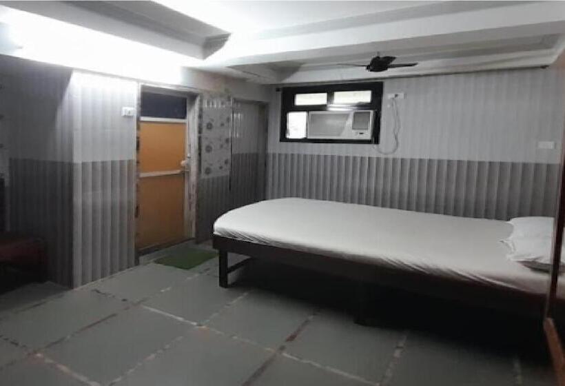 Hotel Aaiye Lodging & Boarding By Wb Inn