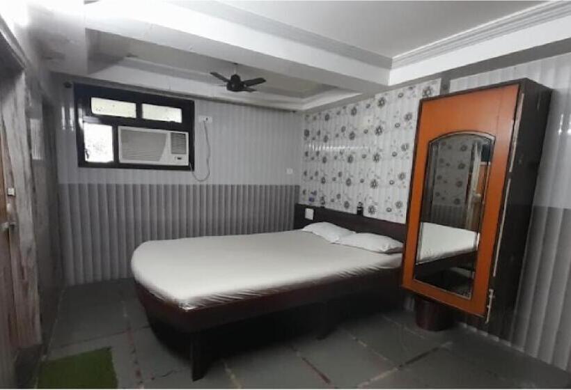 Hotel Aaiye Lodging & Boarding By Wb Inn