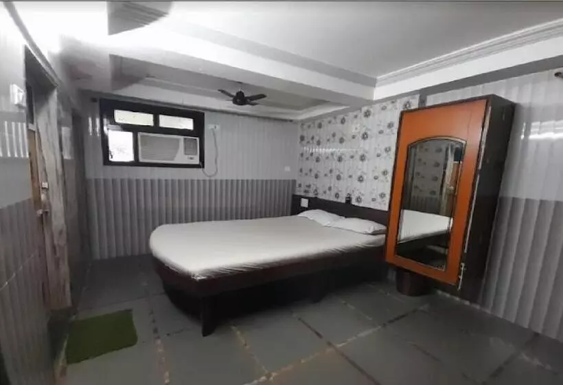 Hotelli Aaiye Lodging & Boarding By Wb Inn