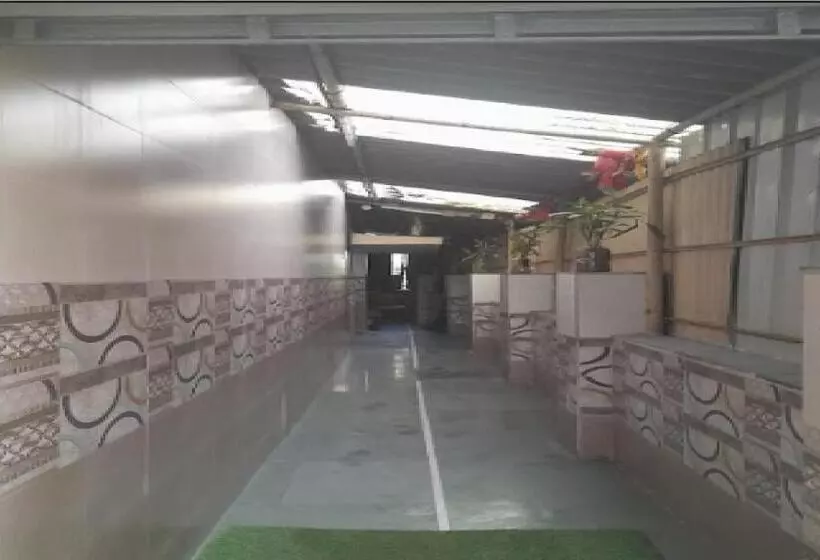 Hotelli Aaiye Lodging & Boarding By Wb Inn