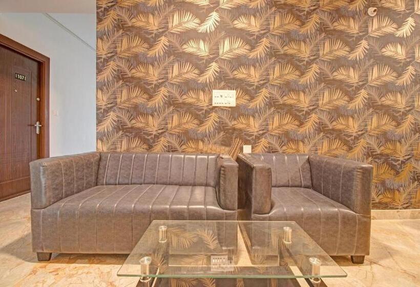 호텔 Collection O 80673 Petals Otium Business