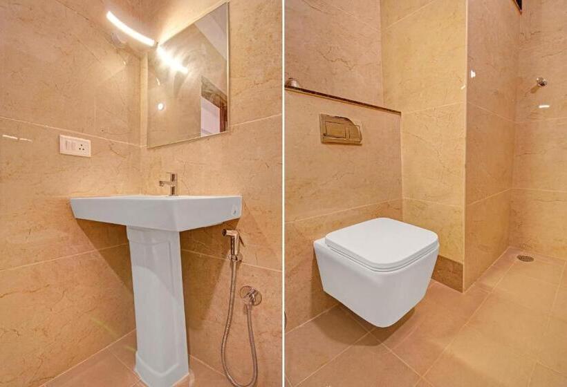 호텔 Collection O 80673 Petals Otium Business