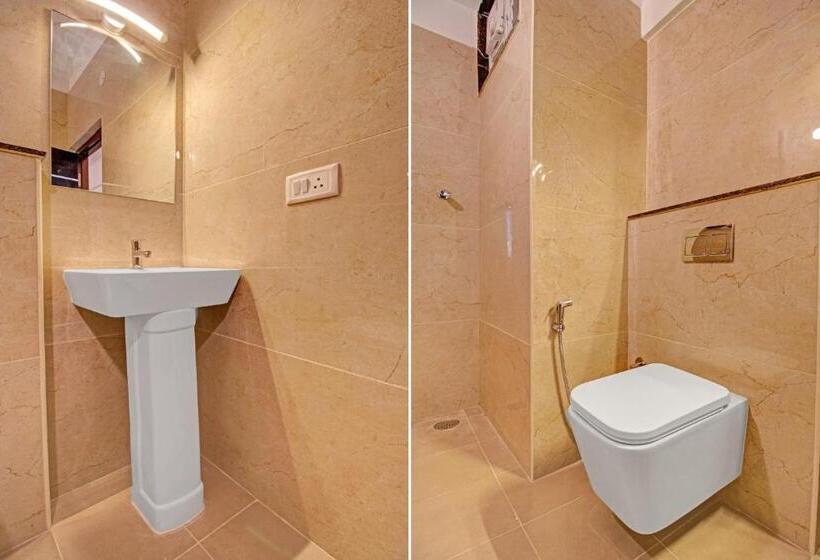 호텔 Collection O 80673 Petals Otium Business