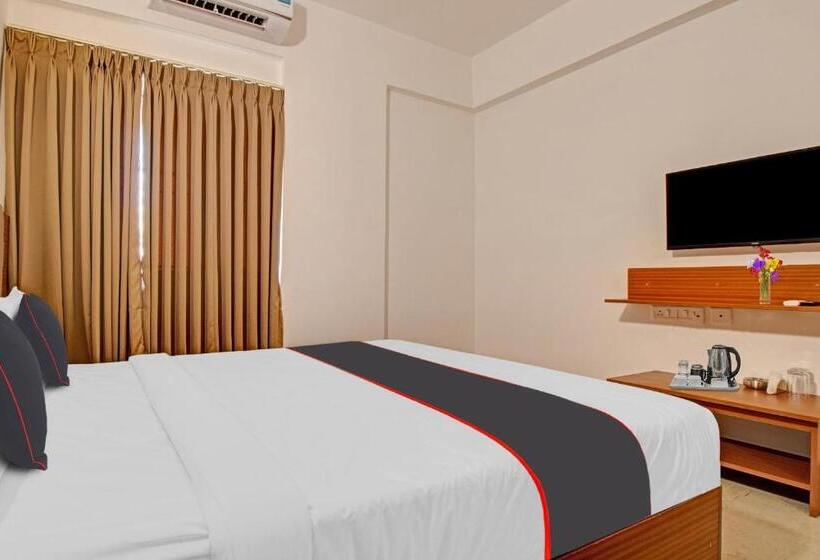 호텔 Collection O 80673 Petals Otium Business