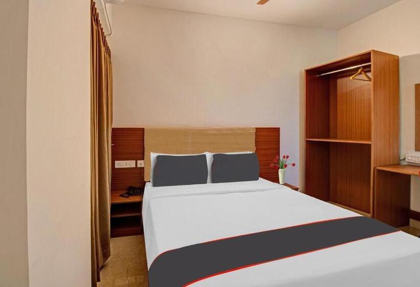 호텔 Collection O 80673 Petals Otium Business