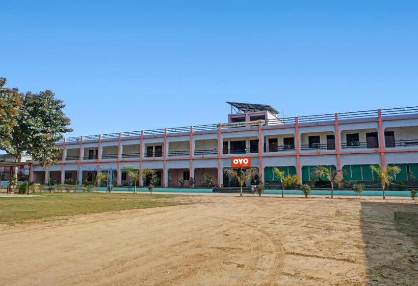 ホテル Flagship Rajaram Singh Blessing Garden And