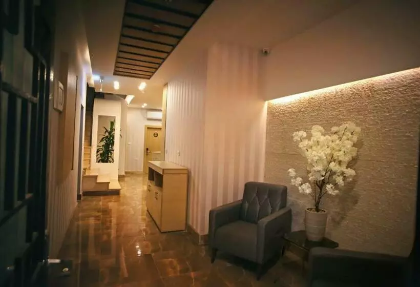 هتل Lotus Boutique