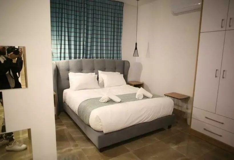 هتل Lotus Boutique