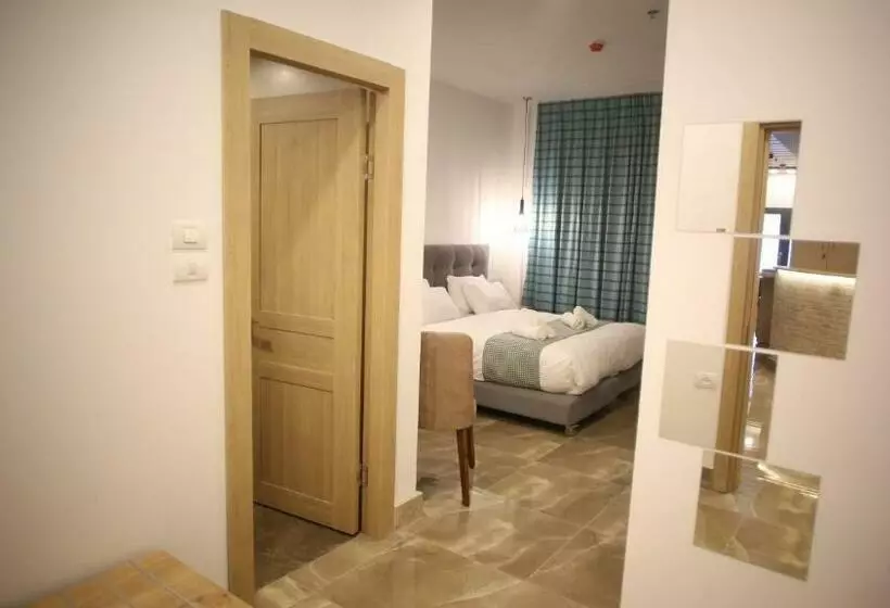 هتل Lotus Boutique