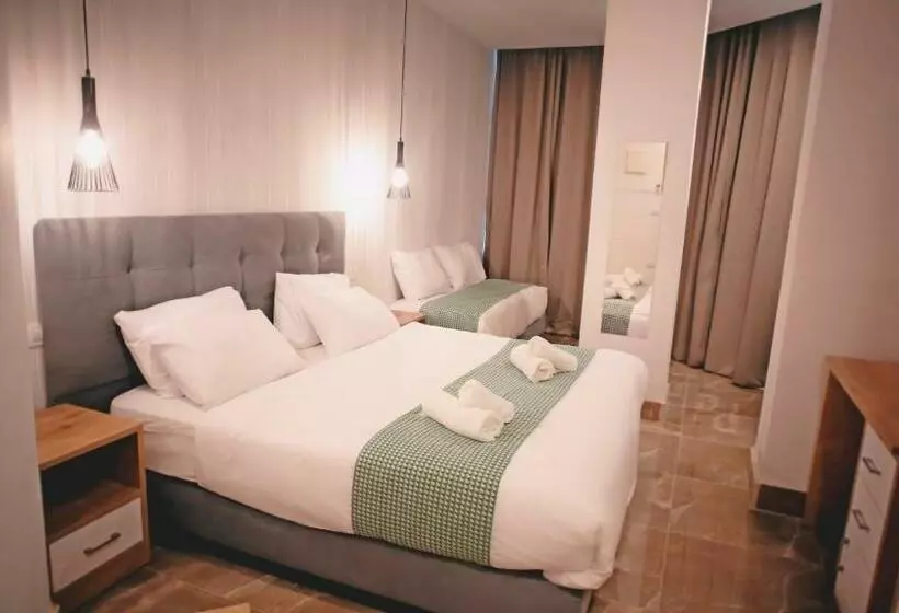 هتل Lotus Boutique