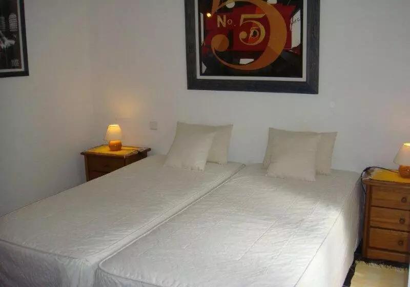 ホテル Quarto Pequeno 515 Do Monte Dos Arneiros