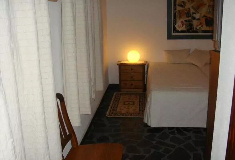 ホテル Quarto Pequeno 515 Do Monte Dos Arneiros