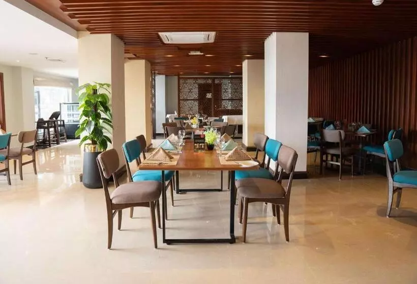 هتل Ramada By Wyndham Murree Lower Topa Resort