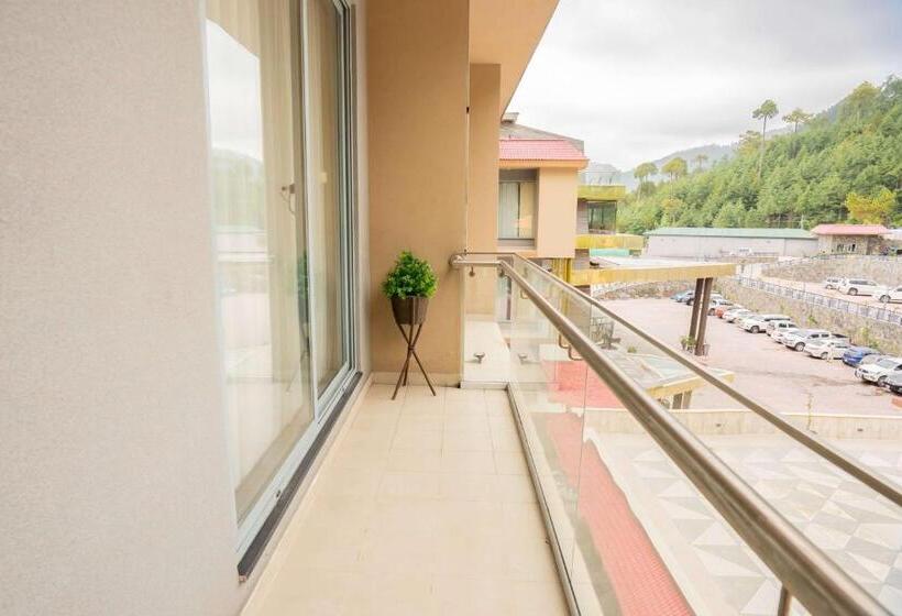 هتل Ramada By Wyndham Murree Lower Topa Resort