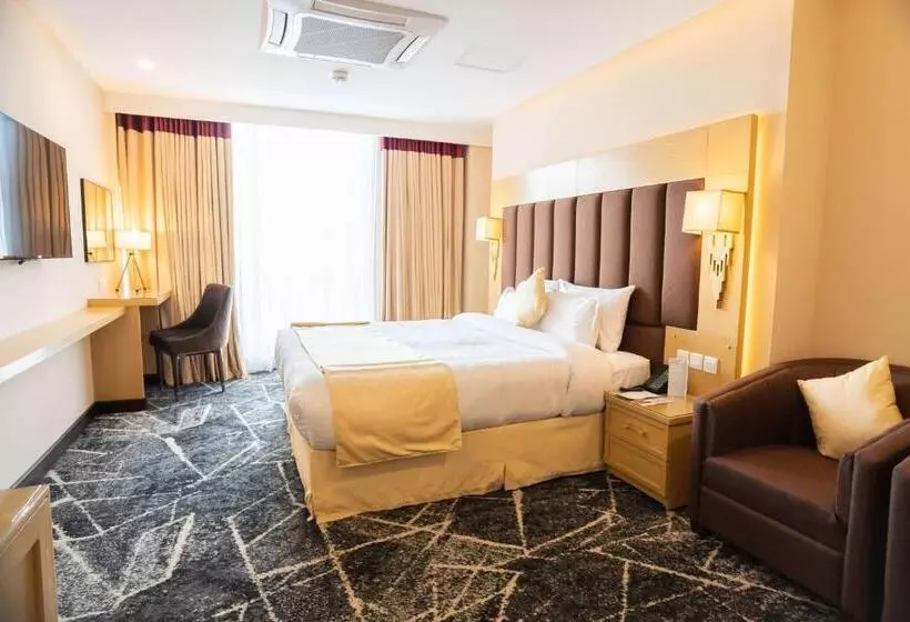 هتل Ramada By Wyndham Murree Lower Topa Resort