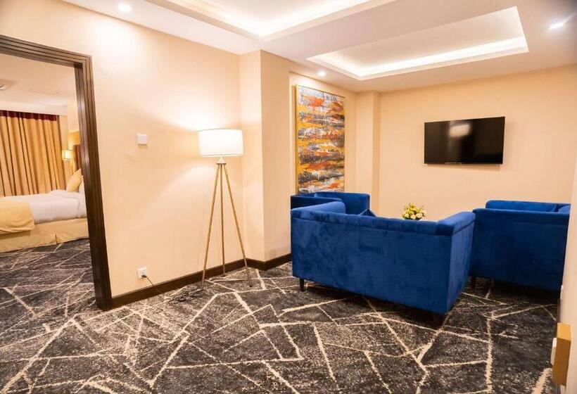 هتل Ramada By Wyndham Murree Lower Topa Resort