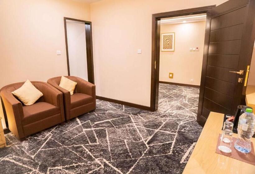 هتل Ramada By Wyndham Murree Lower Topa Resort