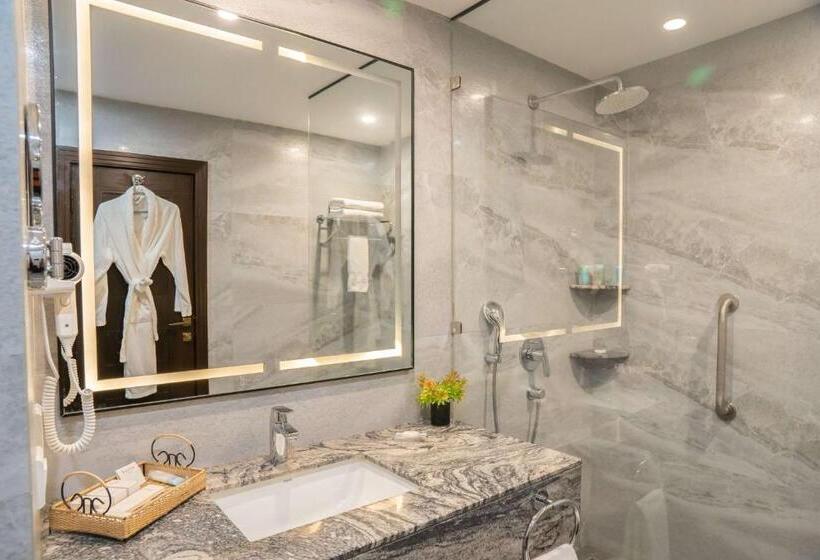 هتل Ramada By Wyndham Murree Lower Topa Resort