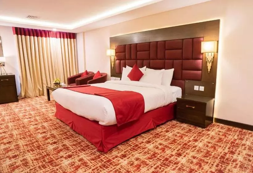 هتل Ramada By Wyndham Murree Lower Topa Resort