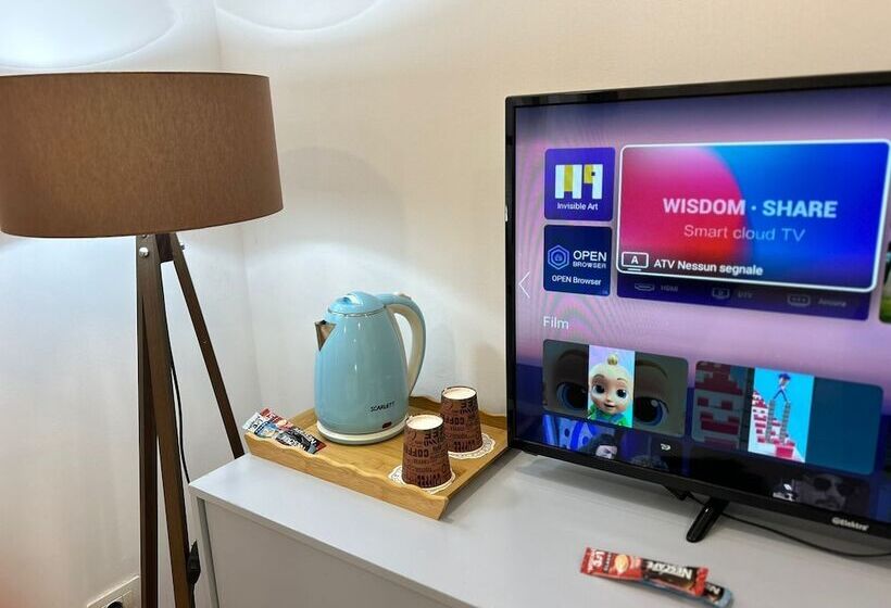 בית מלון כפרי Tirana Square