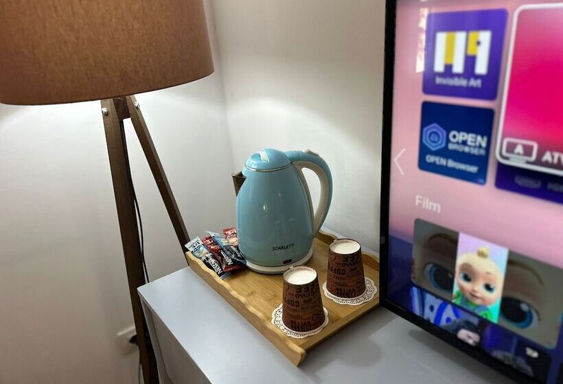 בית מלון כפרי Tirana Square