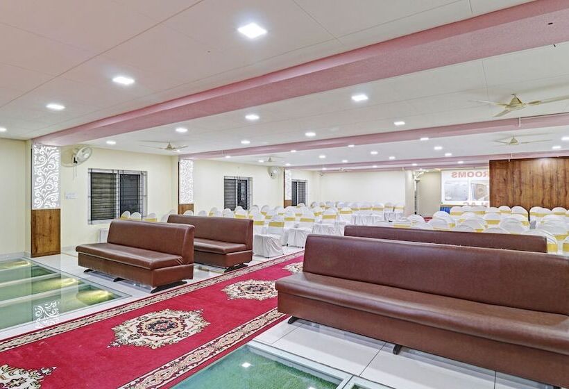 Hotel Treebo Skanda Suites