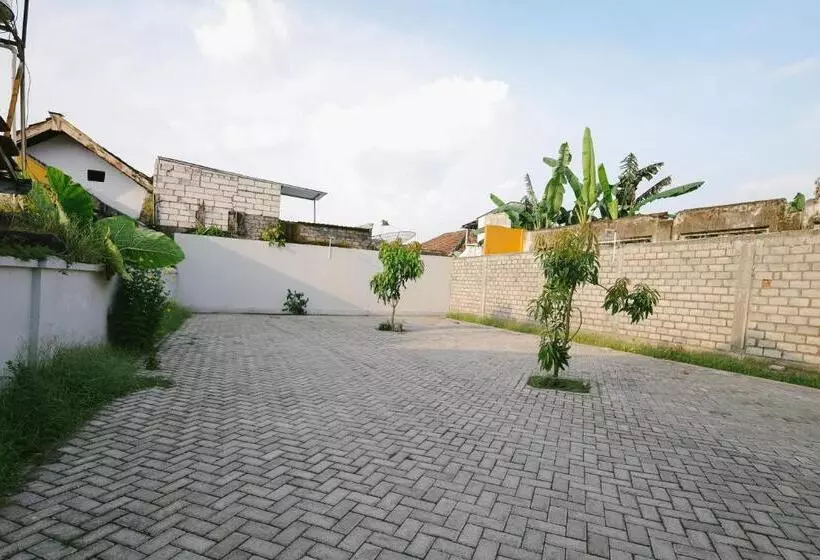 ホテル Urbanview B Syariah Lumajang By Reddoorz