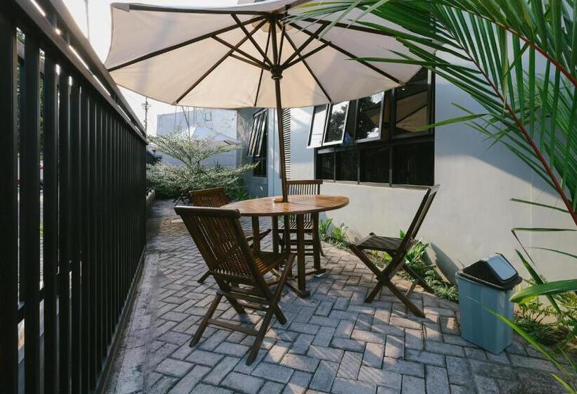 בית מלון כפרי Urbanview B Syariah Lumajang By Reddoorz