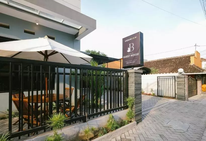 ホテル Urbanview B Syariah Lumajang By Reddoorz
