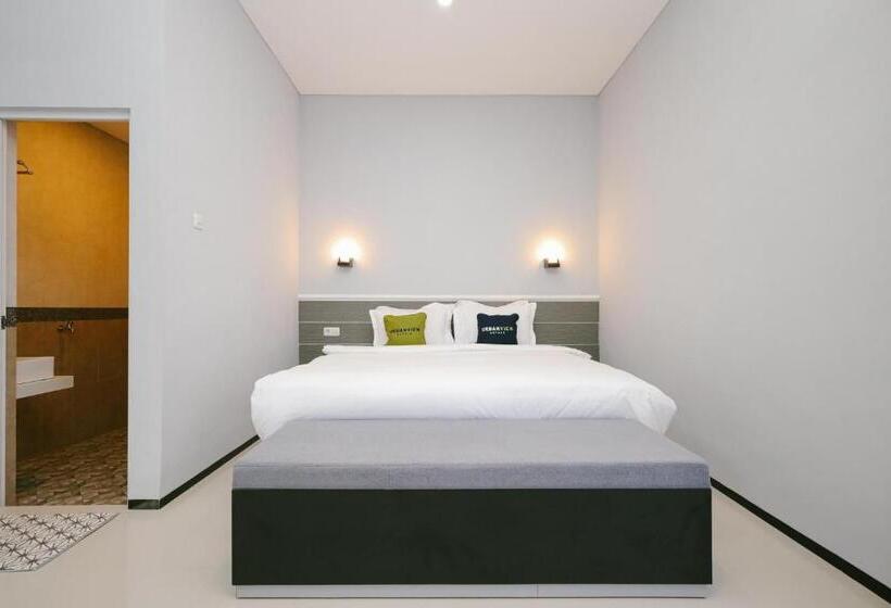 בית מלון כפרי Urbanview B Syariah Lumajang By Reddoorz