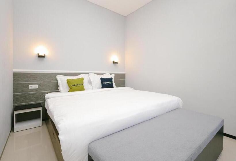 בית מלון כפרי Urbanview B Syariah Lumajang By Reddoorz