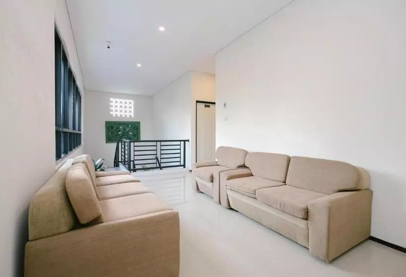 ホテル Urbanview B Syariah Lumajang By Reddoorz