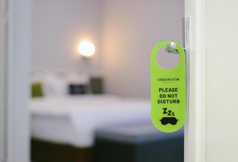 בית מלון כפרי Urbanview B Syariah Lumajang By Reddoorz