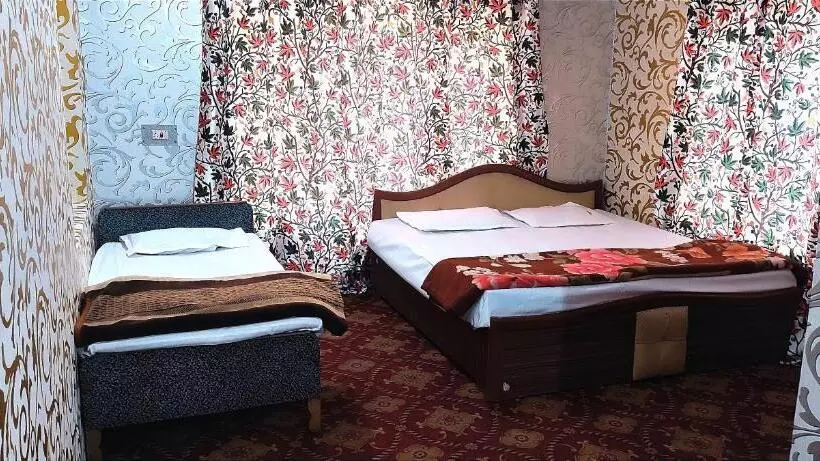 پانسیون Fabulous Kashmir