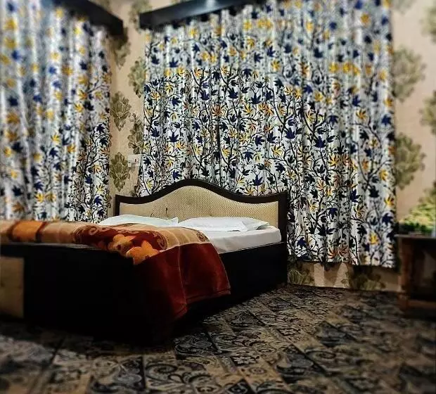 پانسیون Fabulous Kashmir