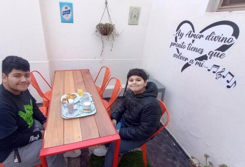 פנסיון Il Point Hostel Cafe