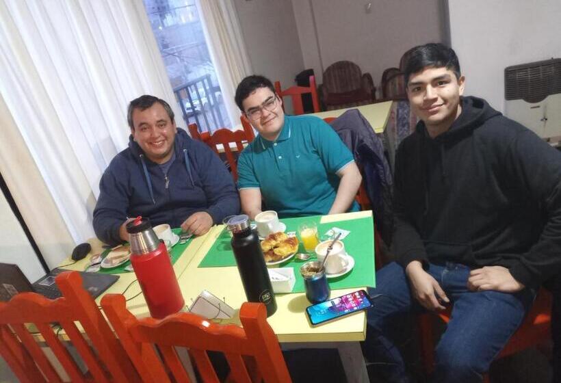 פנסיון Il Point Hostel Cafe