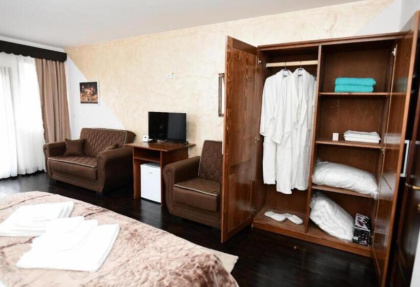 ペンション Pastravaria Rin