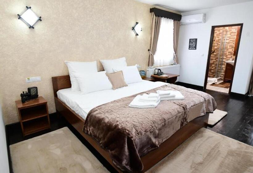 ペンション Pastravaria Rin