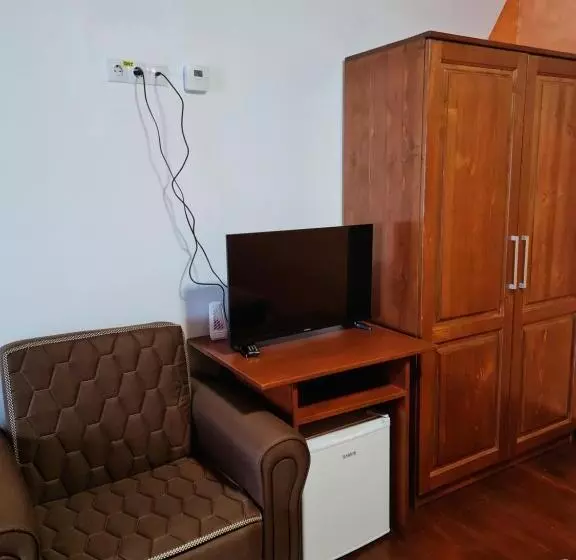 Majatalo Pastravaria Rin