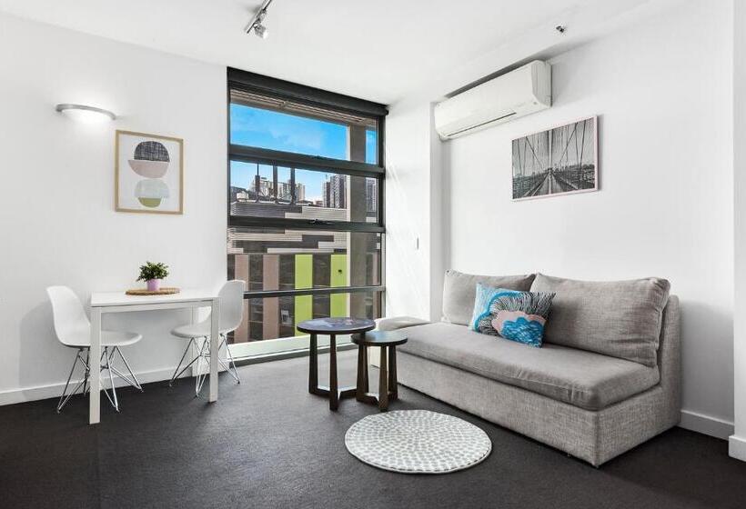 Docklands Private Collection   City Harbour Apartments