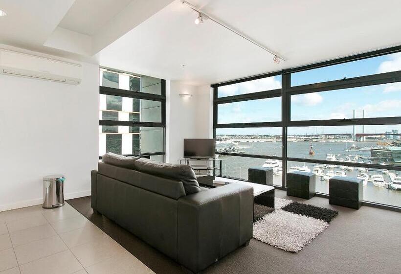 Docklands Private Collection   City Harbour Apartments