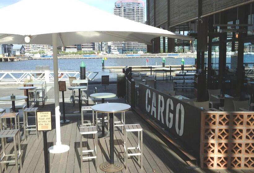 Docklands Private Collection   City Harbour Apartments